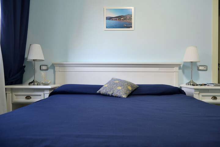 Room 5 of 48