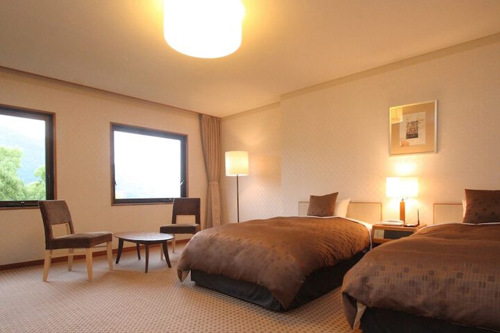 Room 18 of 50