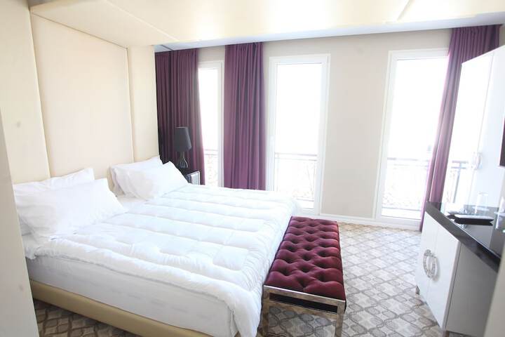 Room 31 of 102
