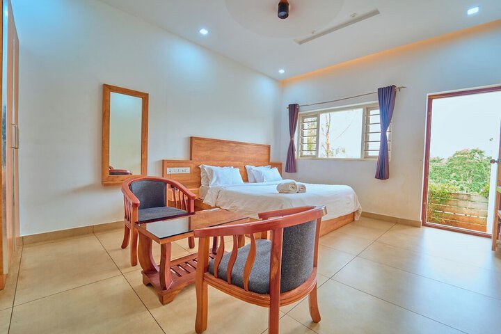 Room 5 of 37