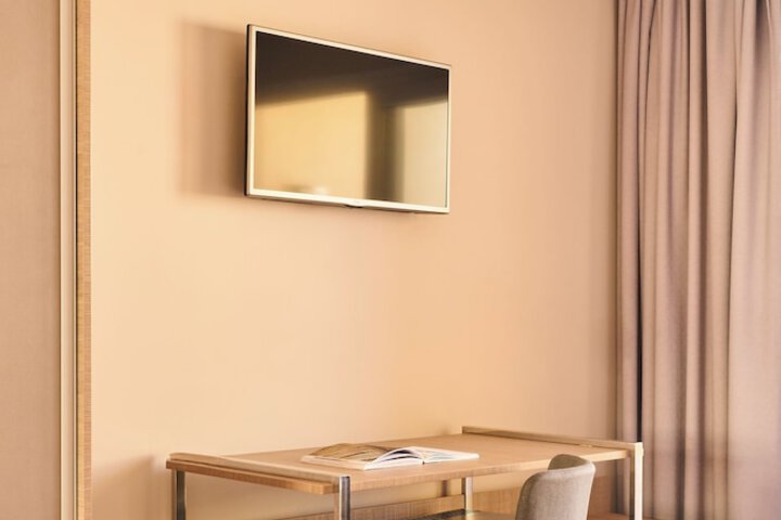Room 27 of 41