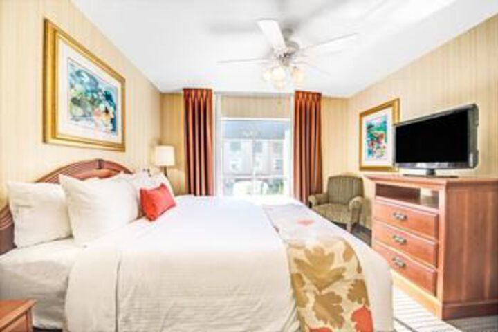 Room 11 of 32