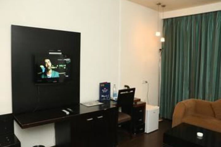 Room 15 of 27