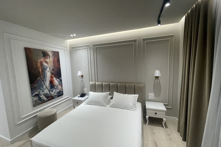 Room 15 of 92