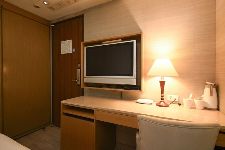 Room 73 of 120
