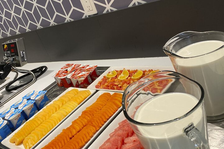 Dining 32 of 63