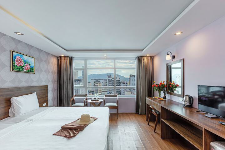 Room 10 of 98