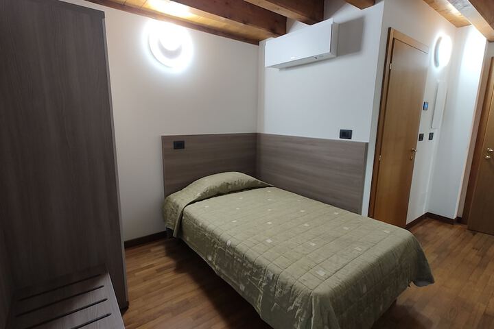 Room 19 of 51