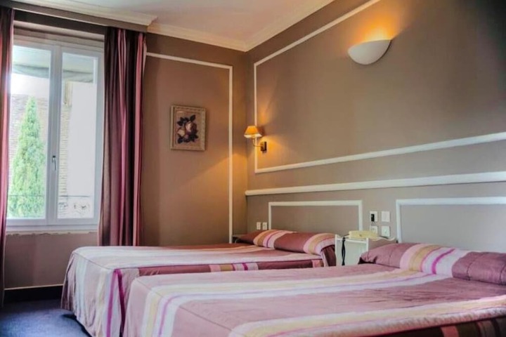 Room 10 of 49