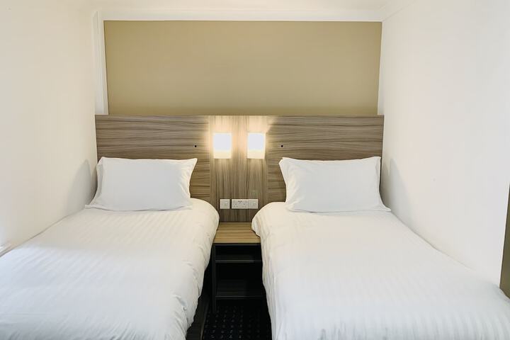 Room 21 of 31