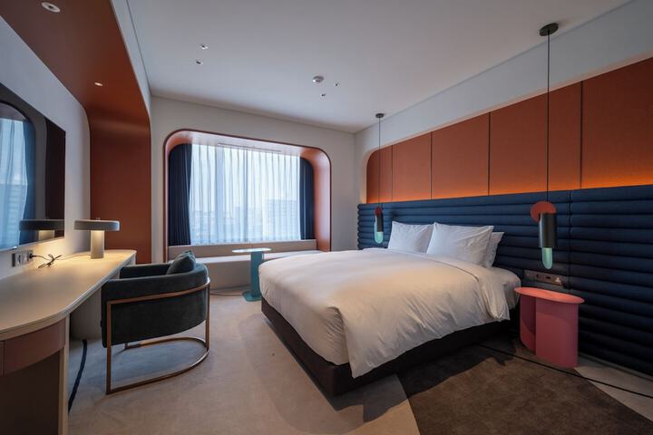 Room 18 of 54