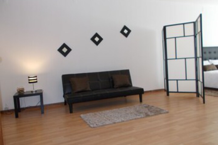Room 14 of 32