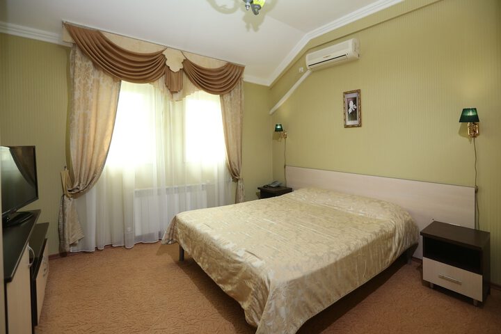 Room 5 of 24