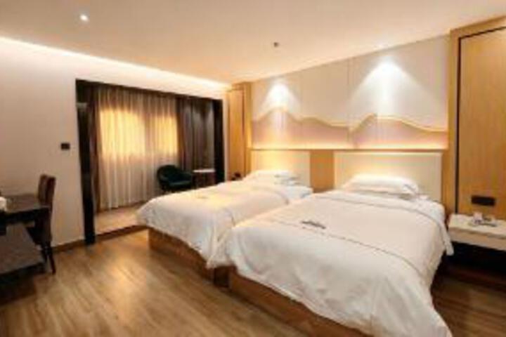 Room 13 of 15