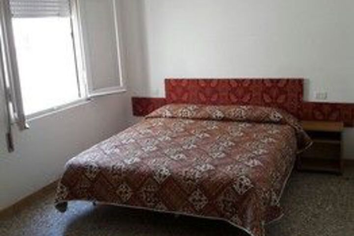 Room 2 of 16