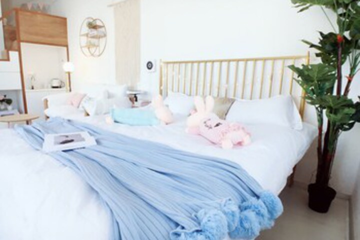 Room 9 of 20