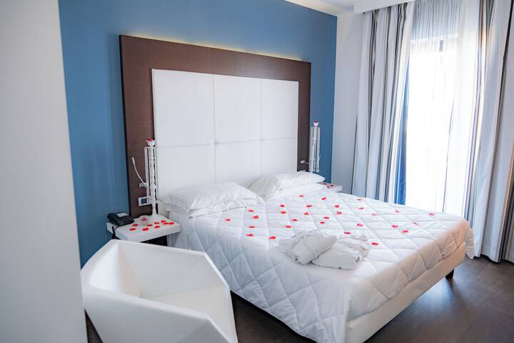 Room 16 of 52