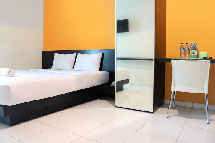 Room 3 of 21