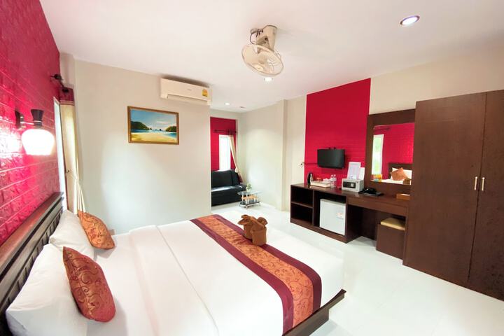 Room 26 of 77