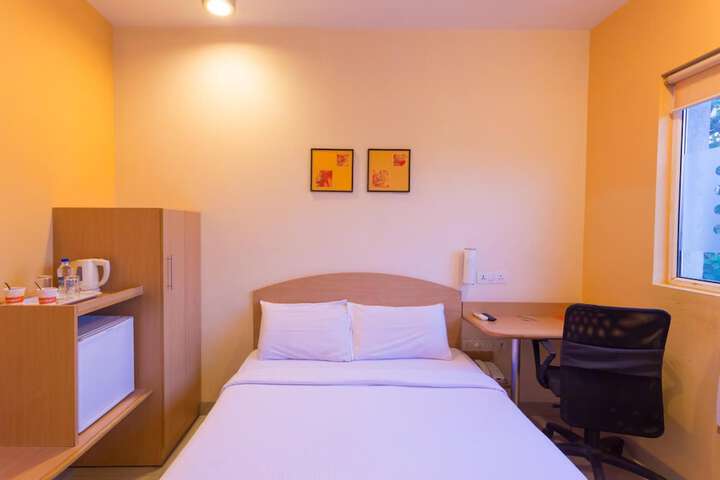 Room 27 of 62