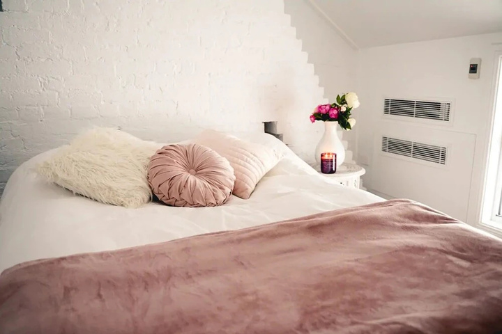 Room 2 of 17