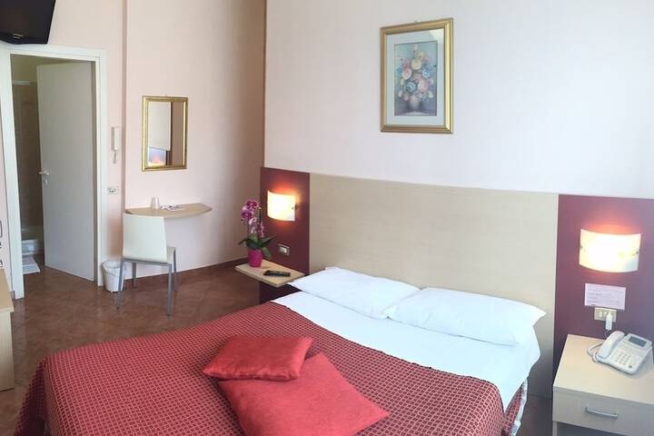 Room 8 of 44
