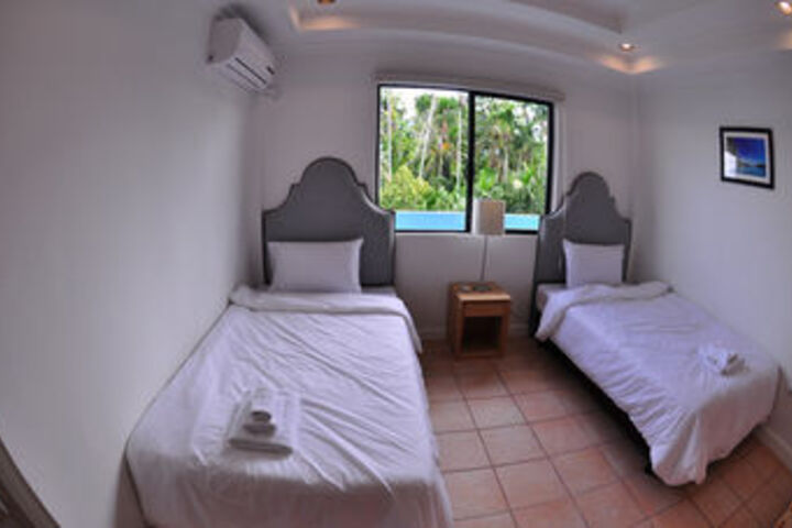 Room 16 of 26