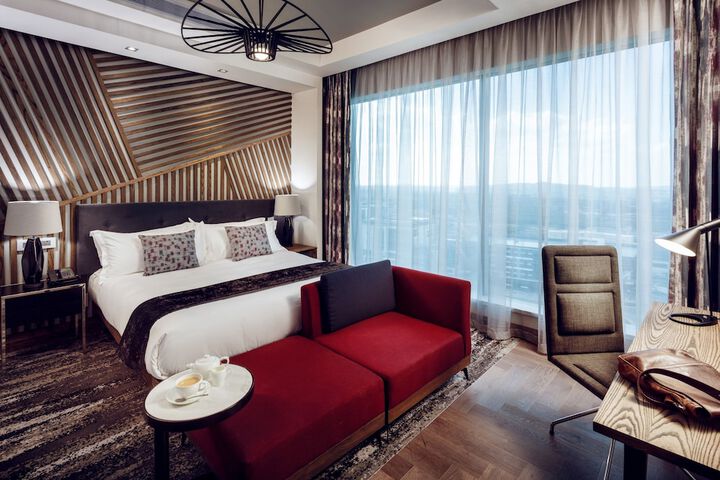 Room 4 of 52