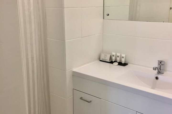 Room 16 of 24