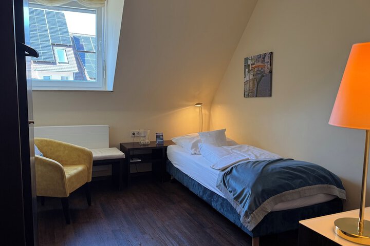 Room 18 of 49