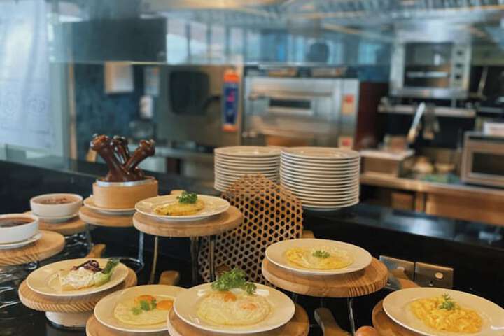Dining 102 of 157
