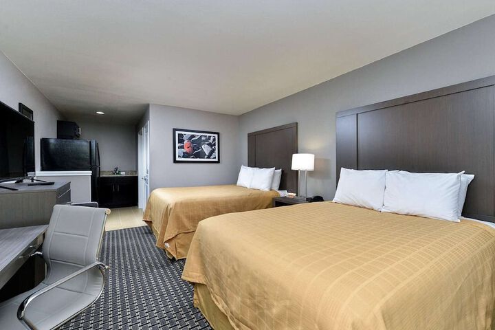 Room 6 of 42