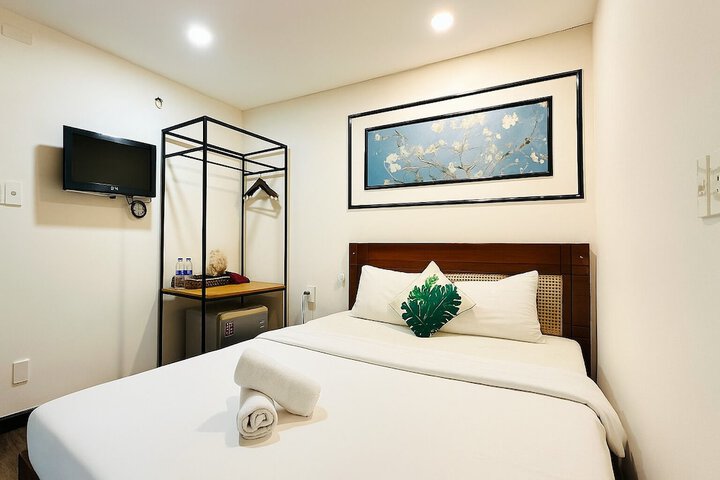 Room 3 of 24