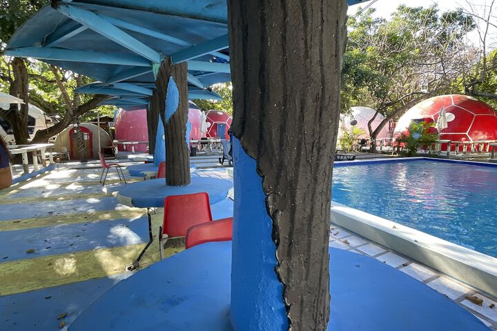 Pool 15 of 36