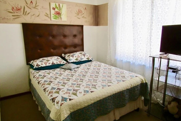 Room 5 of 14