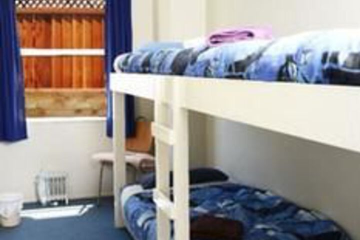 Room 9 of 12