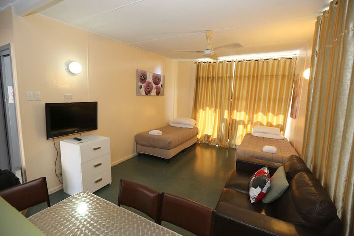 Room 7 of 32