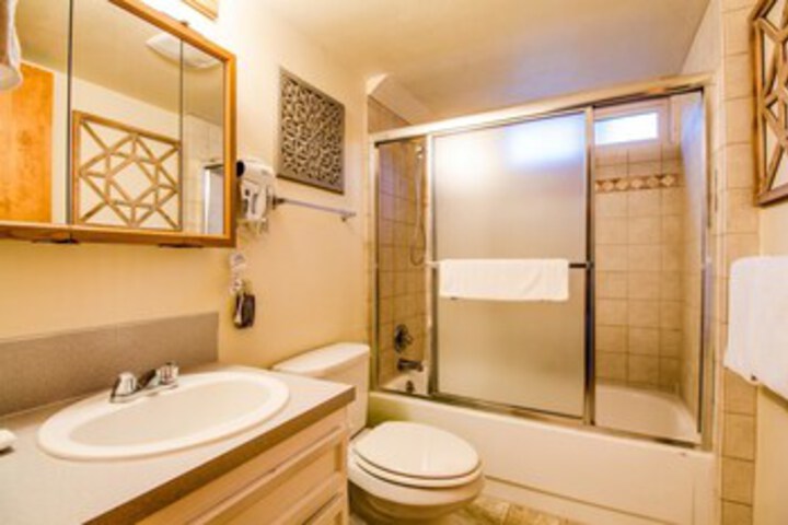 Room 4 of 38