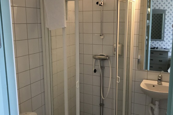Room 19 of 42