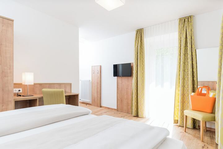 Room 10 of 45