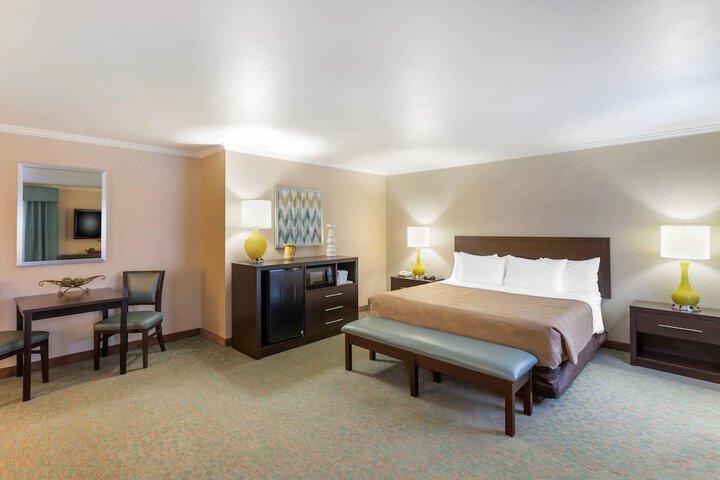 Room 18 of 34