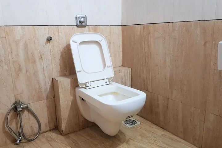 Room 5 of 7