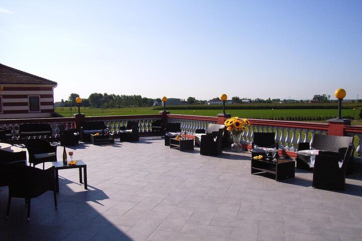 Terrace/Patio 9 of 29