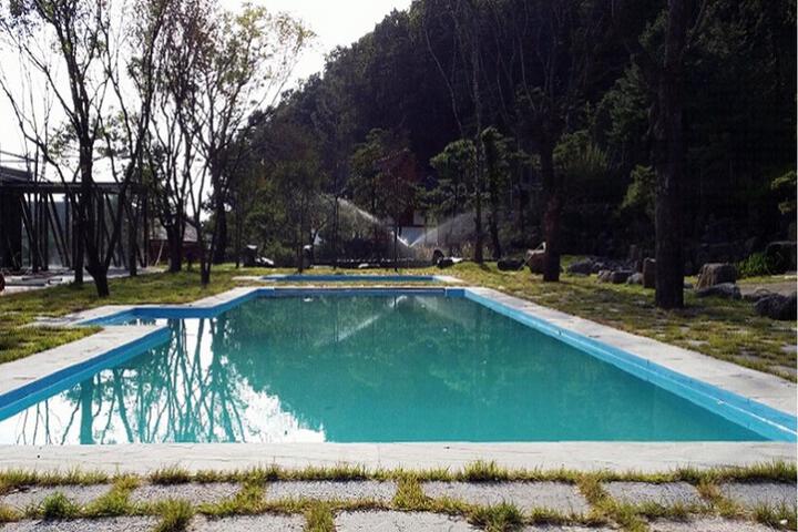 Pool 5 of 5