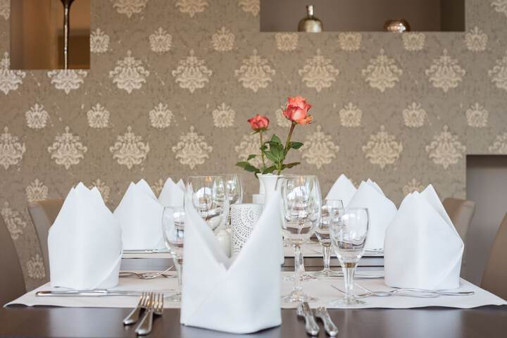 Dining 38 of 67