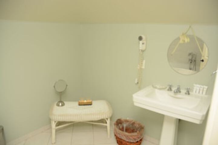 Room 157 of 252