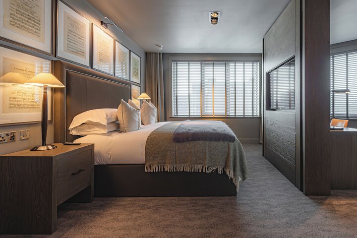 Room 17 of 109