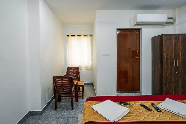Room 12 of 17