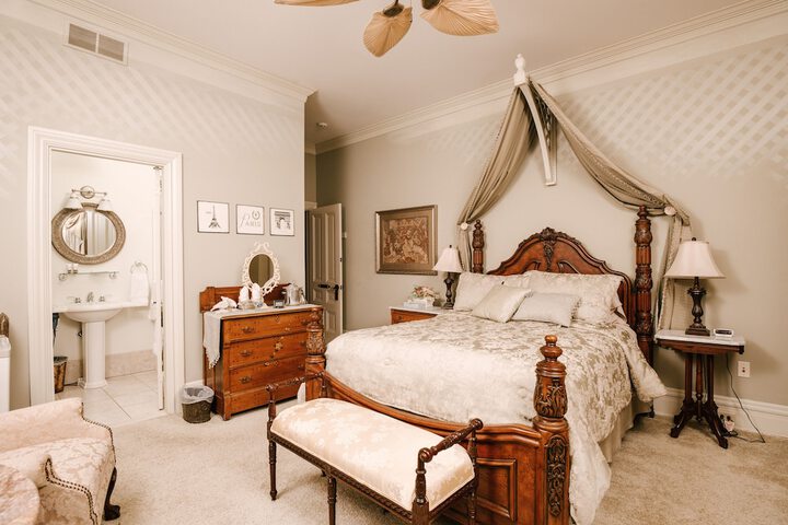 Room 10 of 132