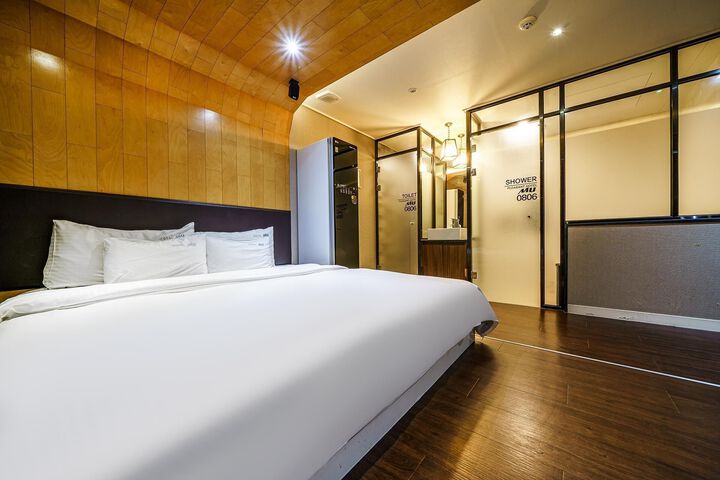 Room 29 of 36